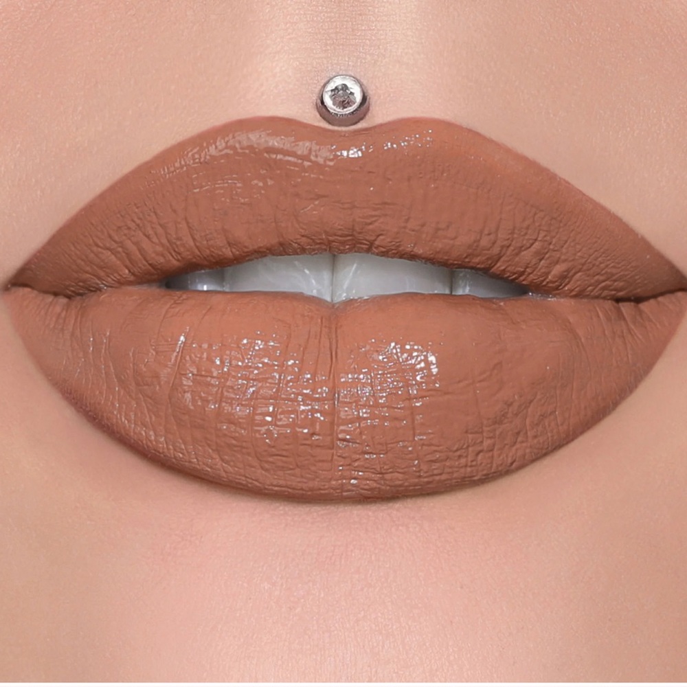 TWO IN STOCK‼️💄 JEFFREE STAR SUPREME GLOSS | MANNEQUIN✨